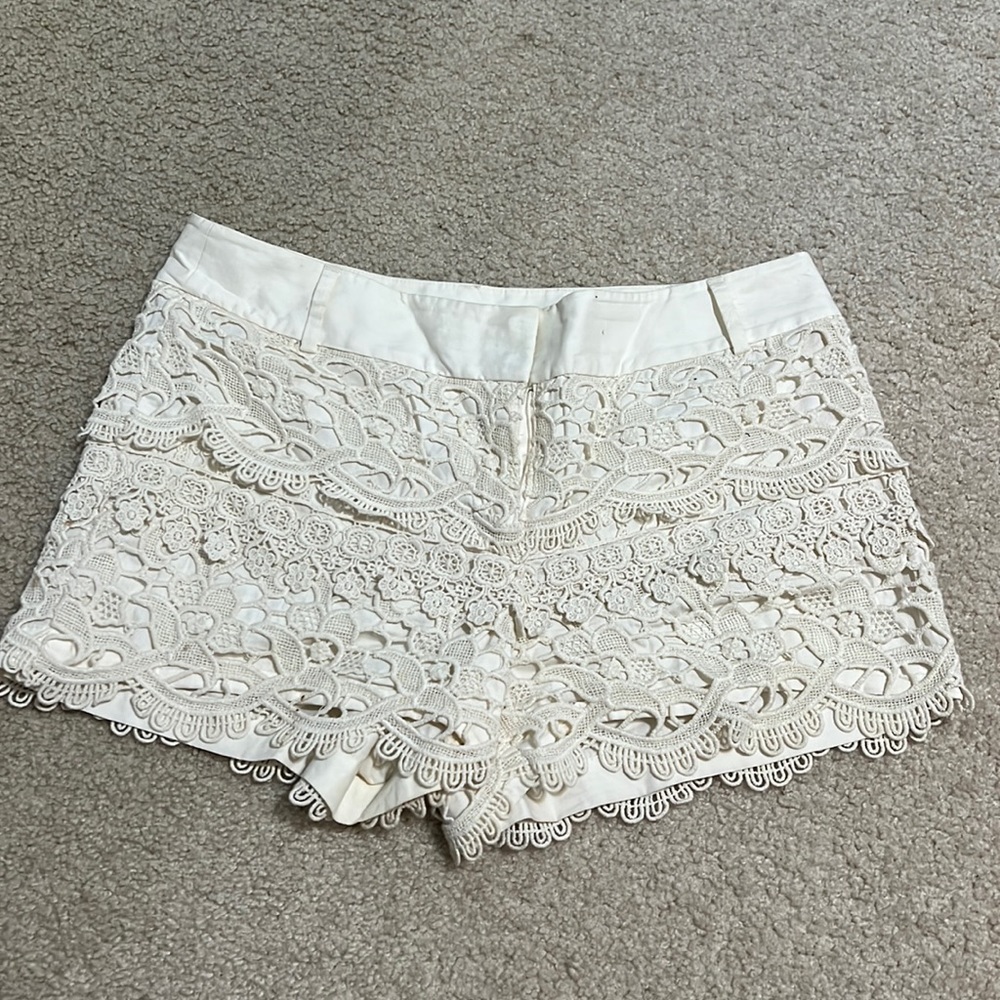 Cream embroidered detailed shorts